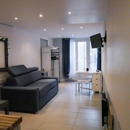 Le Studio - La Roquebrussanne Apartment Bagian luar foto