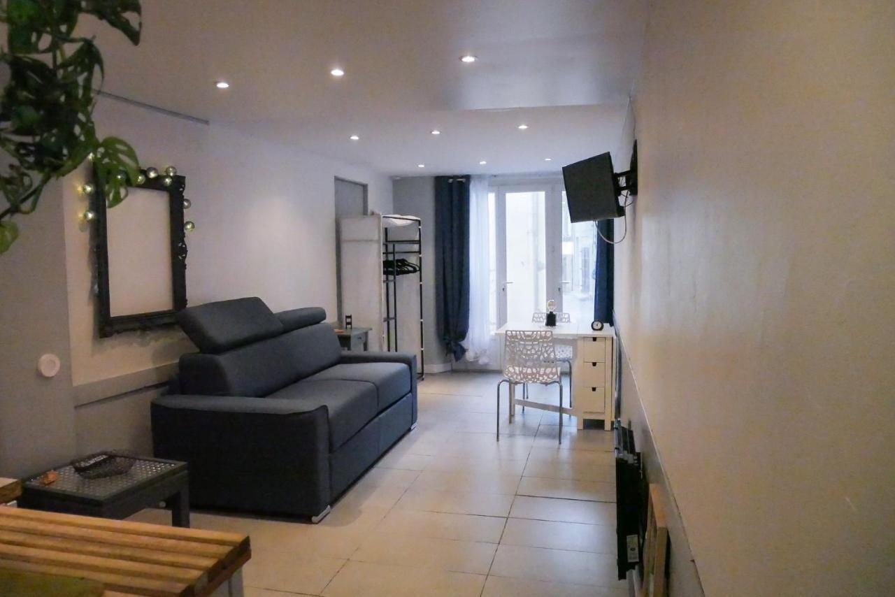 Le Studio - La Roquebrussanne Apartment Bagian luar foto