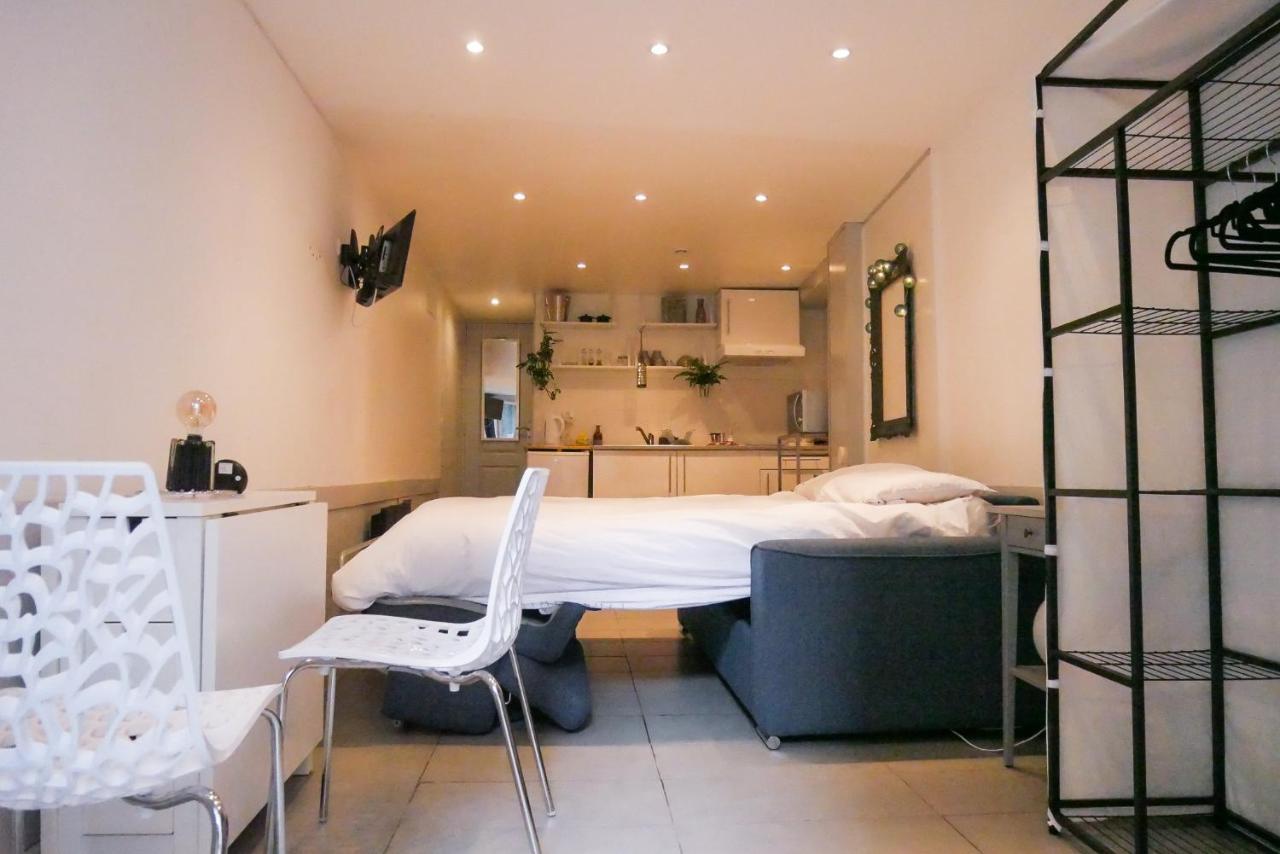 Le Studio - La Roquebrussanne Apartment Bagian luar foto