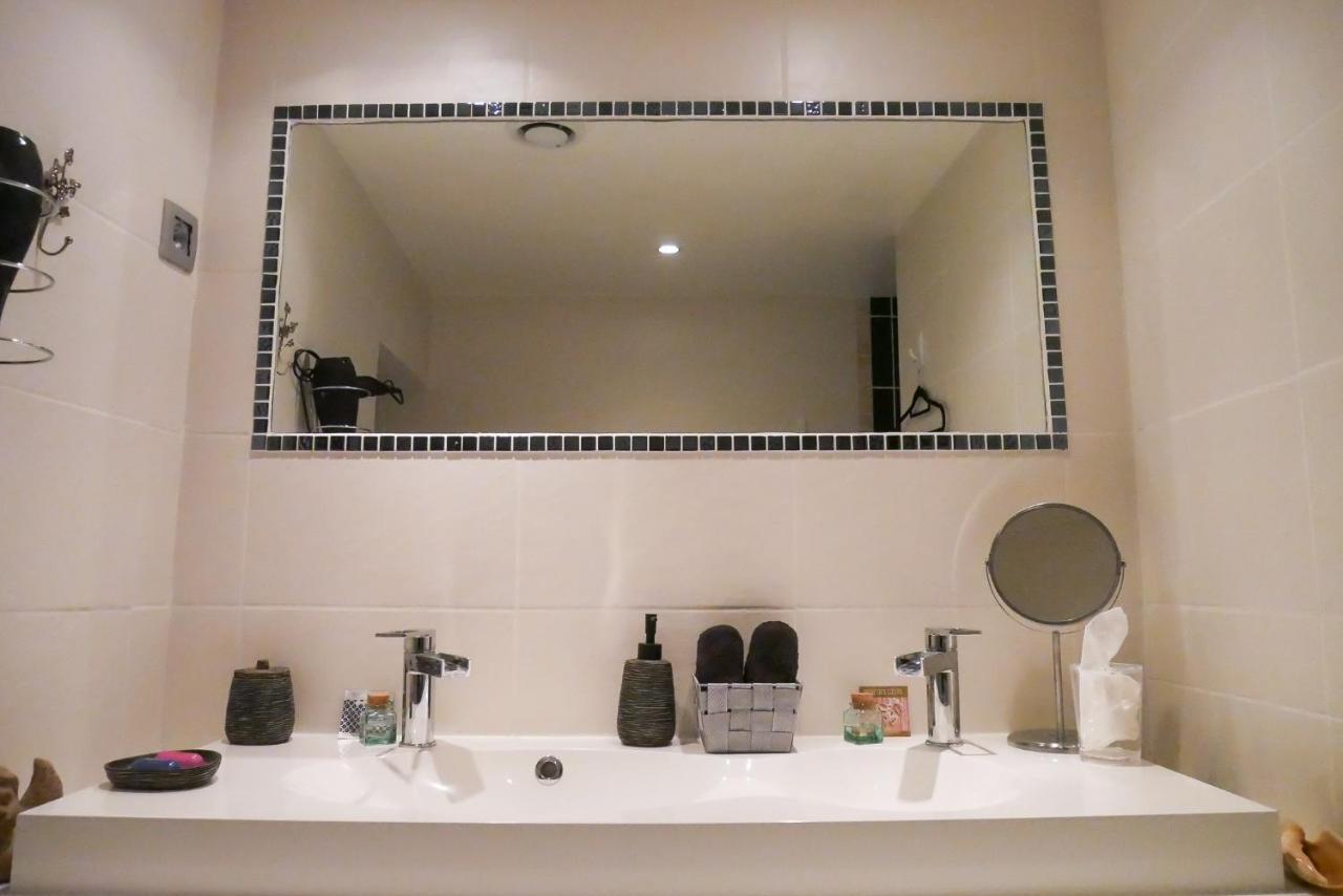 Le Studio - La Roquebrussanne Apartment Bagian luar foto