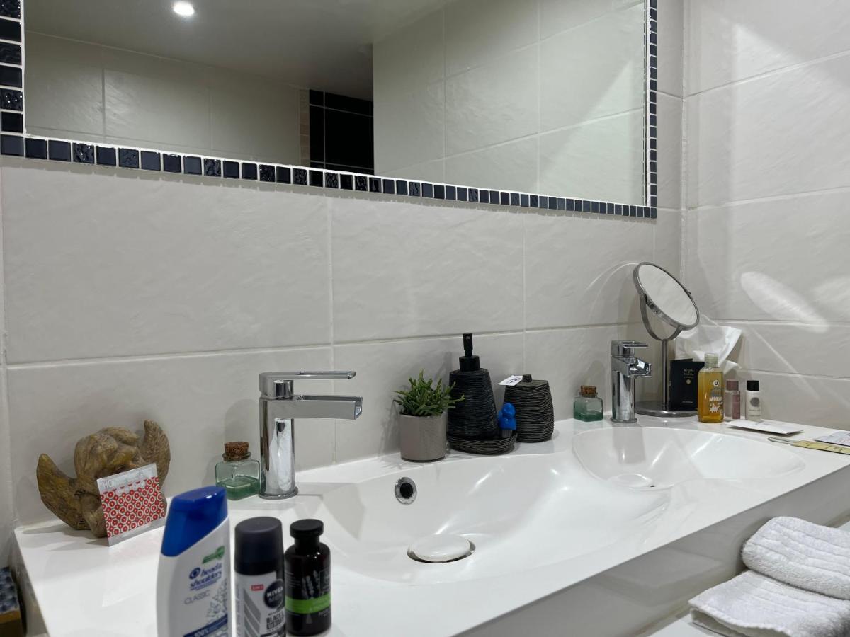Le Studio - La Roquebrussanne Apartment Bagian luar foto