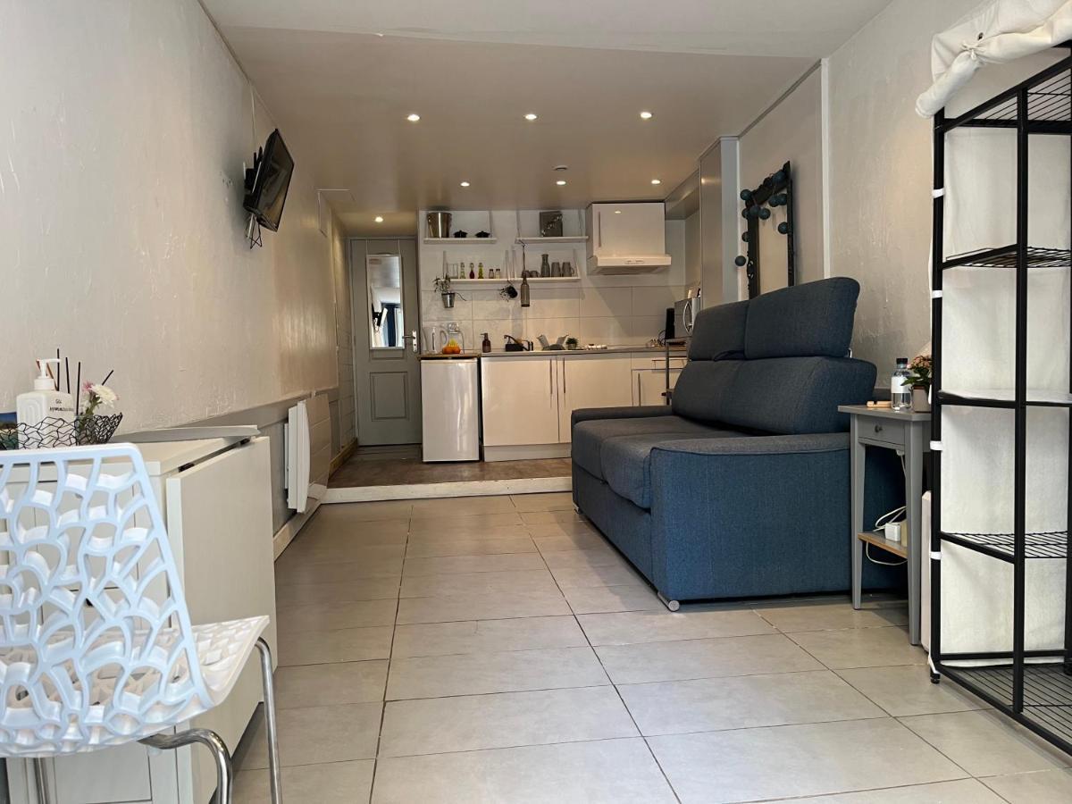 Le Studio - La Roquebrussanne Apartment Bagian luar foto